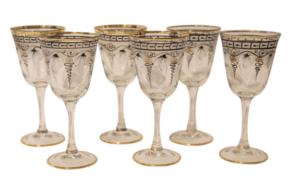 6 Cut and Etched Liqueur Glasses with Gold Enamel Decoration | 6 Geschliffene und geätzte Likörgläser mit Gold-Emaille Dekoration