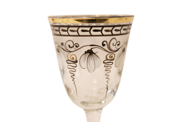6 Cut and Etched Liqueur Glasses with Gold Enamel Decoration | 6 Geschliffene und geätzte Likörgläser mit Gold-Emaille Dekoration - Image 4