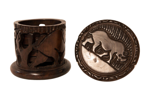 Wooden Box with Lid, in it 6 Wooden Drink Coasters, African Animal Motifs Carved | Holzdose mit Deckel, darin 6 Getränkeuntersetzer aus Holz, Tiermotive afrikanisch geschnitzt - Image 5