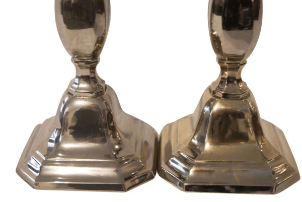 Two Silver Plated Candlesticks | 2 versilberte Kerzenständer - Image 3