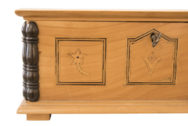 Verschließbare Holzschatulle mit Verzierungen | Lockable Wooden Box with Decorations - Image 3