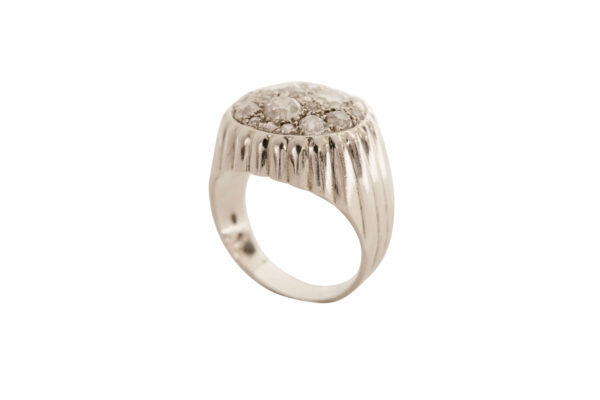 #127 Ring aus Weißgold mit Diamanten im Altschliff, Übergangsschliff und Achtkantig | Ring In White Gold With Old-Cut, Transitional-Cut And Octagonal Diamonds