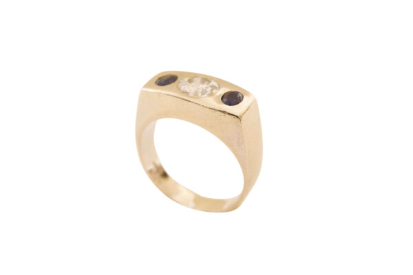 #136 Ring aus Weißgold mit einem Diamanten im Übergangsschliff und Saphiren | Ring In White Gold With A Transitional-Cut Diamond And Sapphires