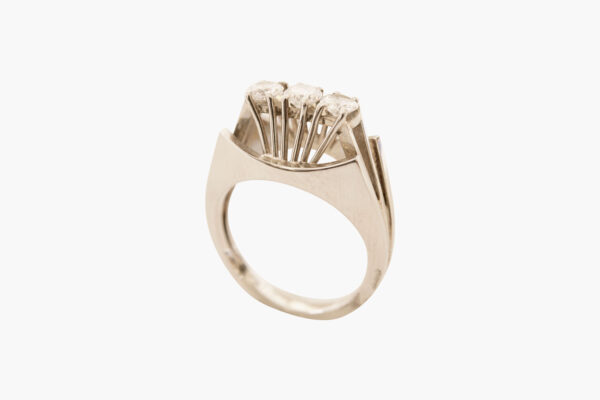 #162 Ring Weißgold mit drei Brillanten | White Gold Ring With Three Diamonds