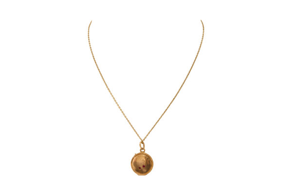 #165 Rotgoldmedaillon mit einer karree Gelbgoldkette mit zwei Rubinen | Red Gold Medallion With A Square Yellow Gold Chain With Two Rubies - Image 2