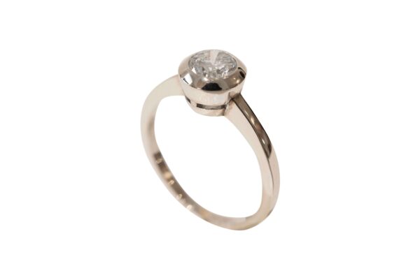 #168 Ring aus Weißgold mit einem Diamanten im Brillantschliff | Ring In White Gold With A Brilliant-Cut Diamond