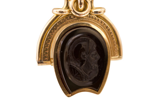 Uhrenkette aus Gelbgold mit eingravierter Onyx | Watch Chain In Yellow Gold With Engraved Onyx - Image 2