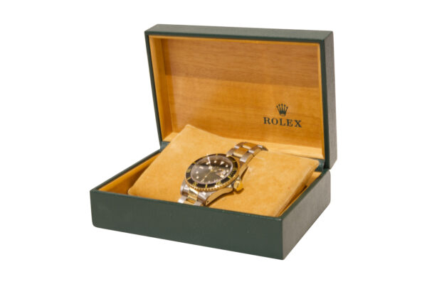 Rolex Submariner schwarzes Zifferblatt Stahl/Gelbgold 750/fine mit einem Stahl/Gelbgoldarmband | Rolex Submariner Black Dial Steel/Yellow Gold 750/Fine With A Steel/Yellow Gold Bracelet - Image 4