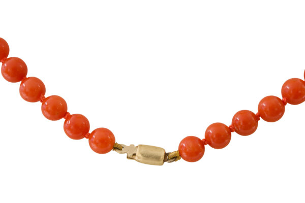 #38 Rote Korallenkette mit gelbgoldenem Verschluss | Red Coral Necklace With Yellow Gold Clasp - Image 4
