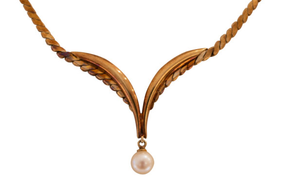#52 Halskette aus Gelbgold mit einer Akoya-Zuchtperle | Necklace In Yellow Gold With An Akoya Cultured Pearl