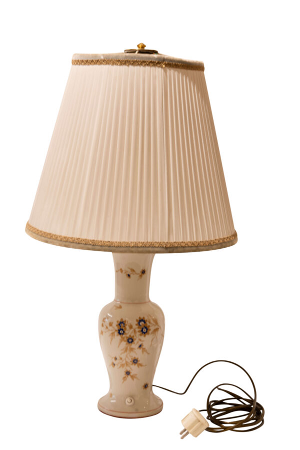 Tischlampe mit Lampenschirm | Table Lamp with Lampshade