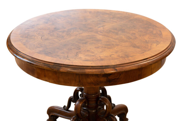 #100 Round Wooden Table with a Decorated Leg | Runder Holztisch, ein verziertes Tischbein - Image 4