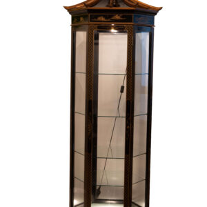 #117 Chinese Hexagonal Display Cabinet With Glass Doors And Interior Lighting | Chinesische Hexagon-Vitrine mit Glastüren und Innenbeleuchtung