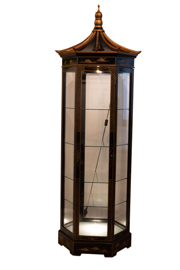 #117 Chinese Hexagonal Display Cabinet With Glass Doors And Interior Lighting | Chinesische Hexagon-Vitrine mit Glastüren und Innenbeleuchtung