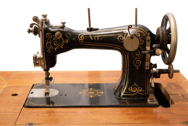 #118 Antique Sewing Machine | Alte Nähmaschine - Image 3