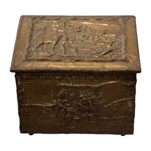 #132 Chest With Metal Covering | Truhe mit Metallüberzug