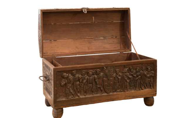 #146 Oak Chest with Iron Fittings | Eichentruhe mit Eisenbeschlägen