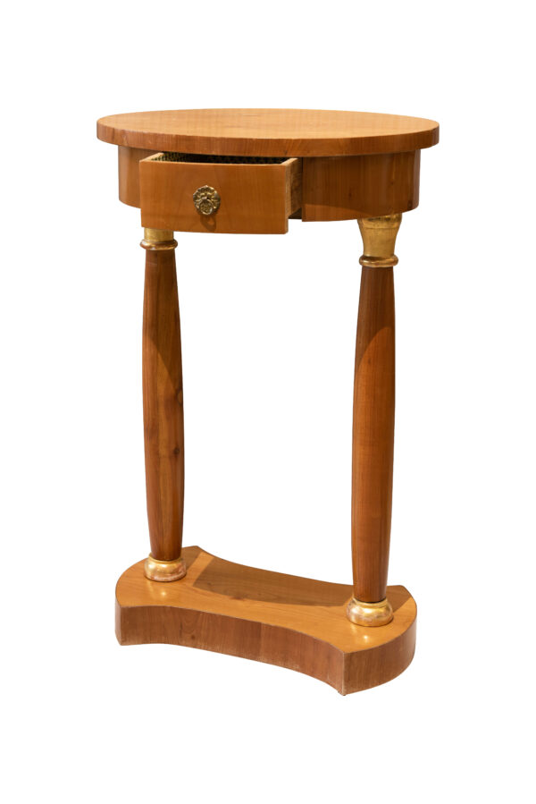 #172 Side Table Made of Wood | Beistelltisch aus Holz