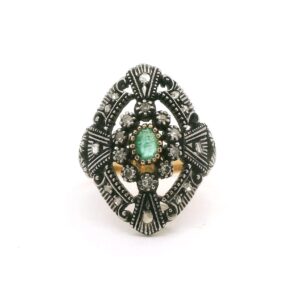 #106 Ring aus Gelbgold mit Diamanten und Smaragd | Ring In Yellow Gold With Diamonds And Emerald