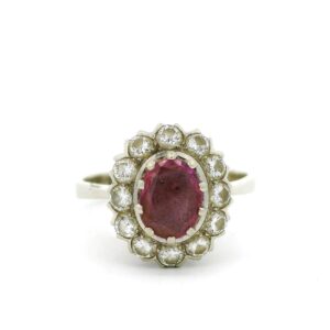 #126 Ring aus Weißgold mit Brillanten und Rubin | Ring in White Gold with Diamonds and Ruby