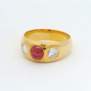 #129 Ring aus Gelbgold mit Brillanten und Rubin | Ring Yellow Gold With Diamonds And Ruby