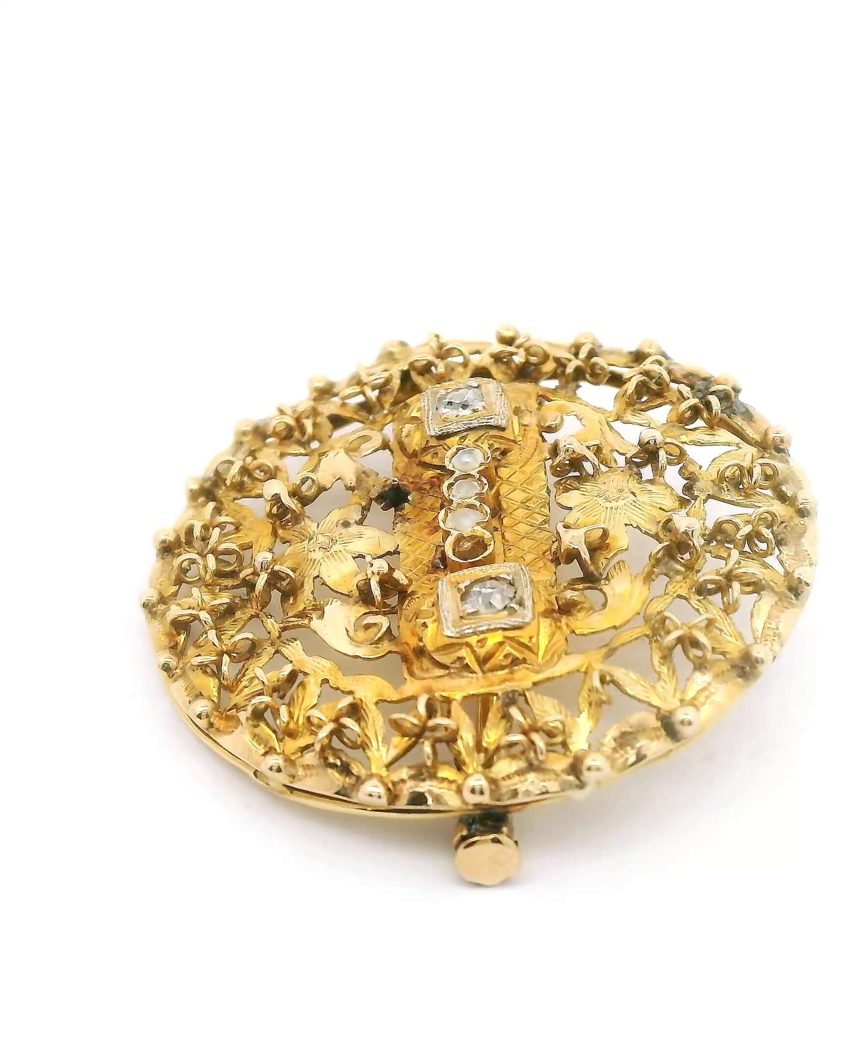 #131 Brosche aus Gelbgold mit Altschliff-Diamanten und Kulturperlen | Brooch in Yellow Gold with Old-Cut Diamonds and Cultured Pearls - Image 3