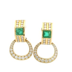 #134 Ohrclipse aus Gelbgold mit Brillanten und Smaragden | Ear Clips In Yellow Gold With Diamonds And Emeralds