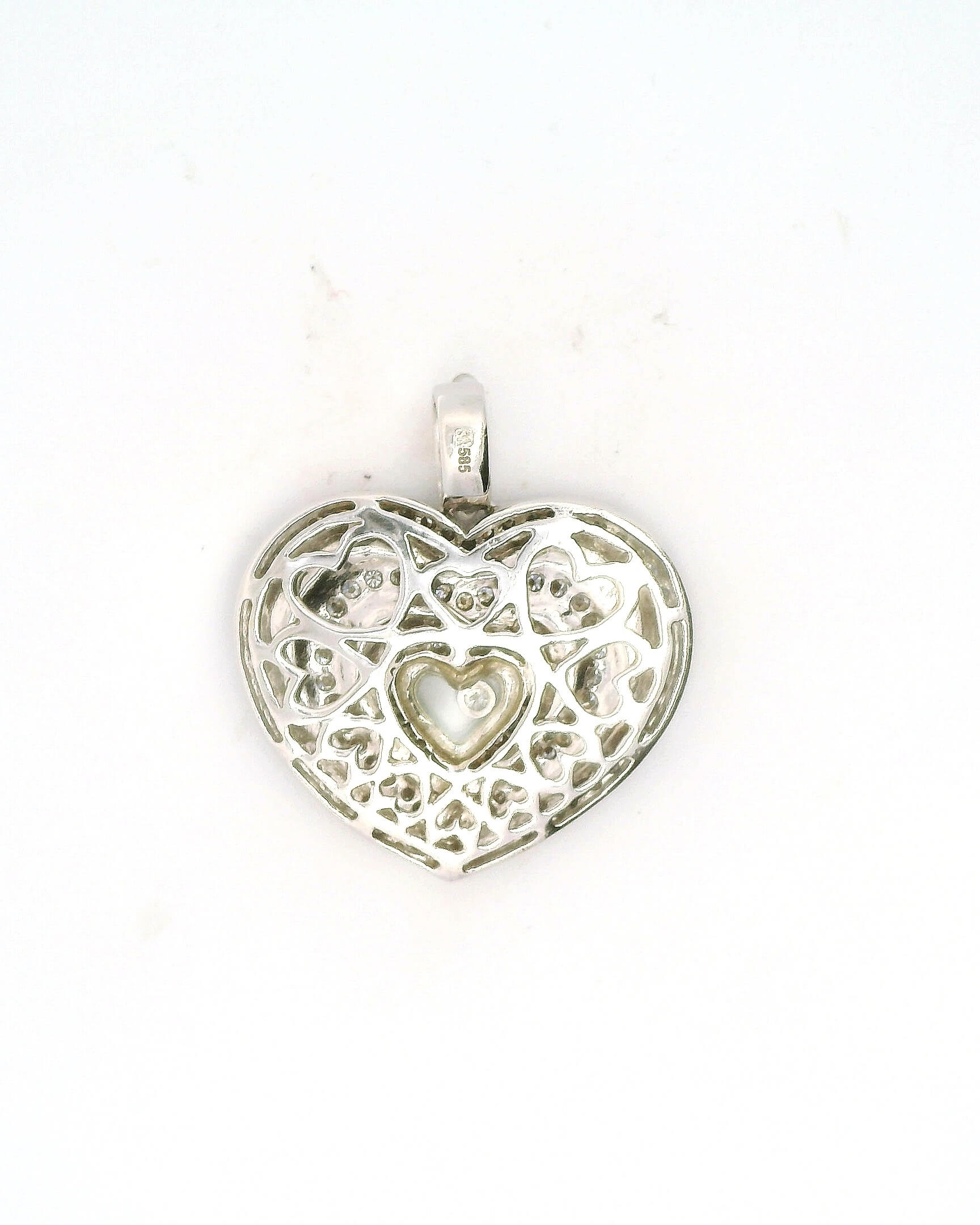 #150 Anhänger Herz aus Weißgold mit „Moving Diamant“ | Heart Pendant In White Gold With “Moving Diamond” - Image 2