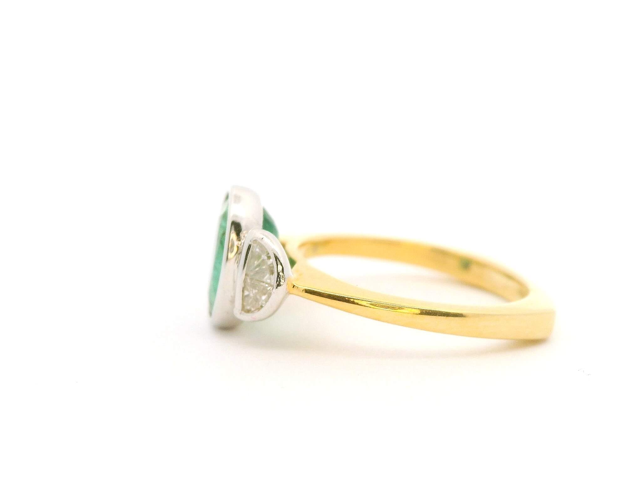 #158 Ring Gelb/Weißgold mit Diamanten und einen Smaragd | Ring Yellow/White Gold With Diamonds And An Emerald - Image 2