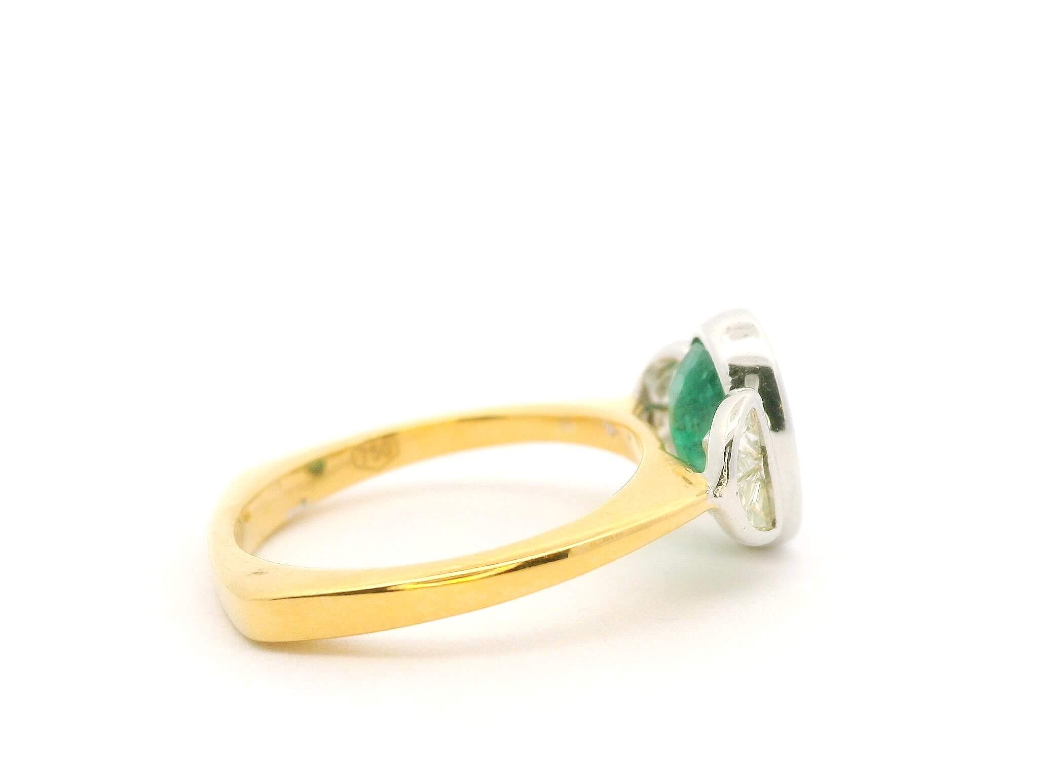 #158 Ring Gelb/Weißgold mit Diamanten und einen Smaragd | Ring Yellow/White Gold With Diamonds And An Emerald - Image 3