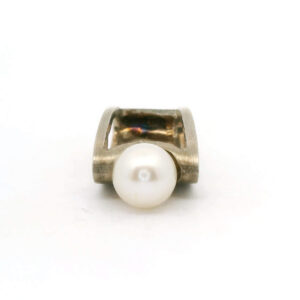 #174 Anhänger aus Silber mit Süßwasser-Kulturperle | Pendant in Silver with Freshwater Cultured Pearl