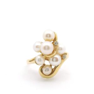 #239 Ring aus Gelbgold mit Brillanten und Süßwasser-Kulturperlen | Ring In Yellow Gold With Diamonds And Freshwater Cultured Pearls