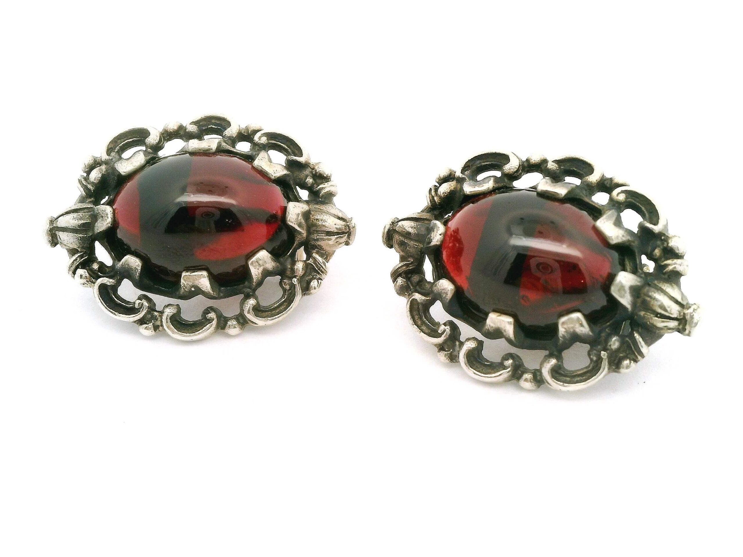 #265 Ohrclipse aus Silber mit Granaten | Earrings Silver with Garnets