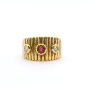 #294Ring aus Gelbgold mit Brillanten und Rubin | Ring In Yellow Gold With Brilliant-Cut Diamonds And A Ruby