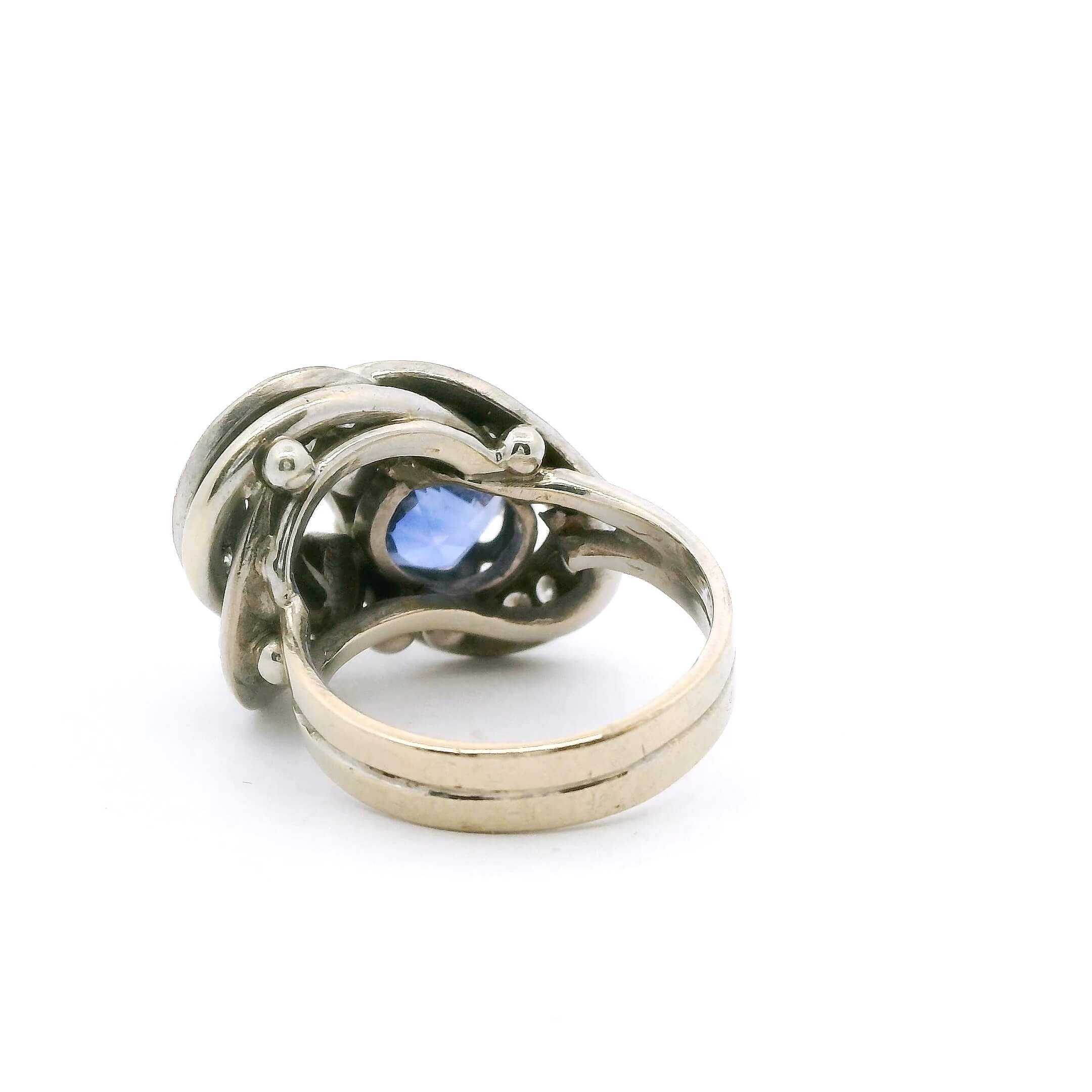 #296Ring aus Weißgold mit Diamanten und einem Saphir | Ring In White Gold With Diamonds And A Sapphire - Image 3