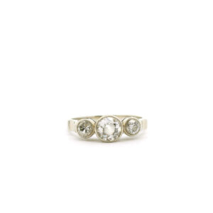 #299Ring aus Weißgold mit Diamanten | Ring In White Gold With Diamonds