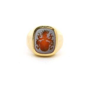 #302Ring aus Gelbgold mit Lagenstein und Wappengravur | Ring In Yellow Gold With Cameo And Coat Of Arms Engraving