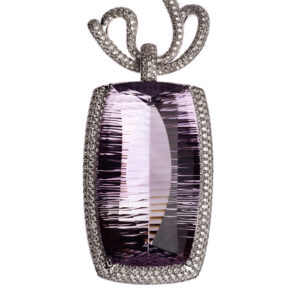 #317Anhänger aus Weißgold mit Brillanten und einem Amethyst | Pendant In White Gold With Brilliant-Cut Diamonds And An Amethyst