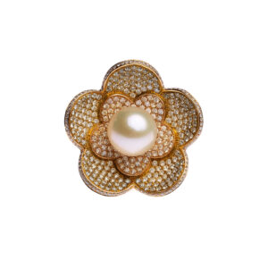 #319Ring aus Gelbgold mit Brillanten und einer Südsee-Kulturperle | Ring In Yellow Gold With Brilliant-Cut Diamonds And A South Sea Cultured Pearl