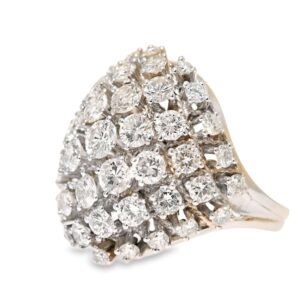 #320Ring aus Weißgold mit Brillanten | Ring In White Gold With Brilliant-Cut Diamonds